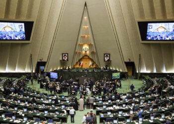 حبس و جزای نقدی در انتظار اتباع بیگانه غیرمجاز |‌ متن کامل طرح مجلس برای «مجازات عبور غیرمجاز از مرزهای کشور»